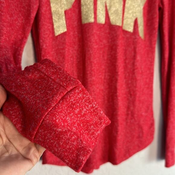 Victoria’s Secret PINK Red Gold Metallic Graphic Logo T-Shirt Glitter Holiday - Picture 4 of 6